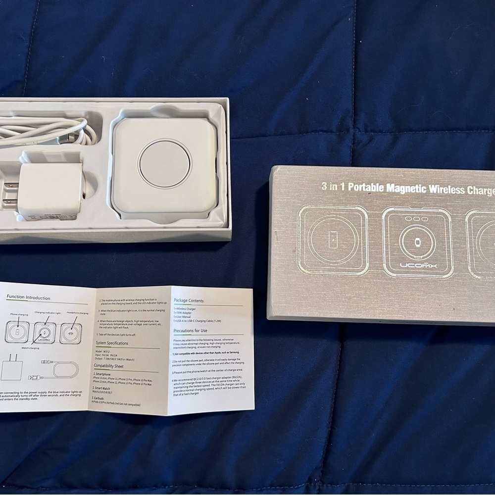 UCOMX • 3 in 1 Magnetic Wireless Charger • Portable • White • - Picture 6 of 7